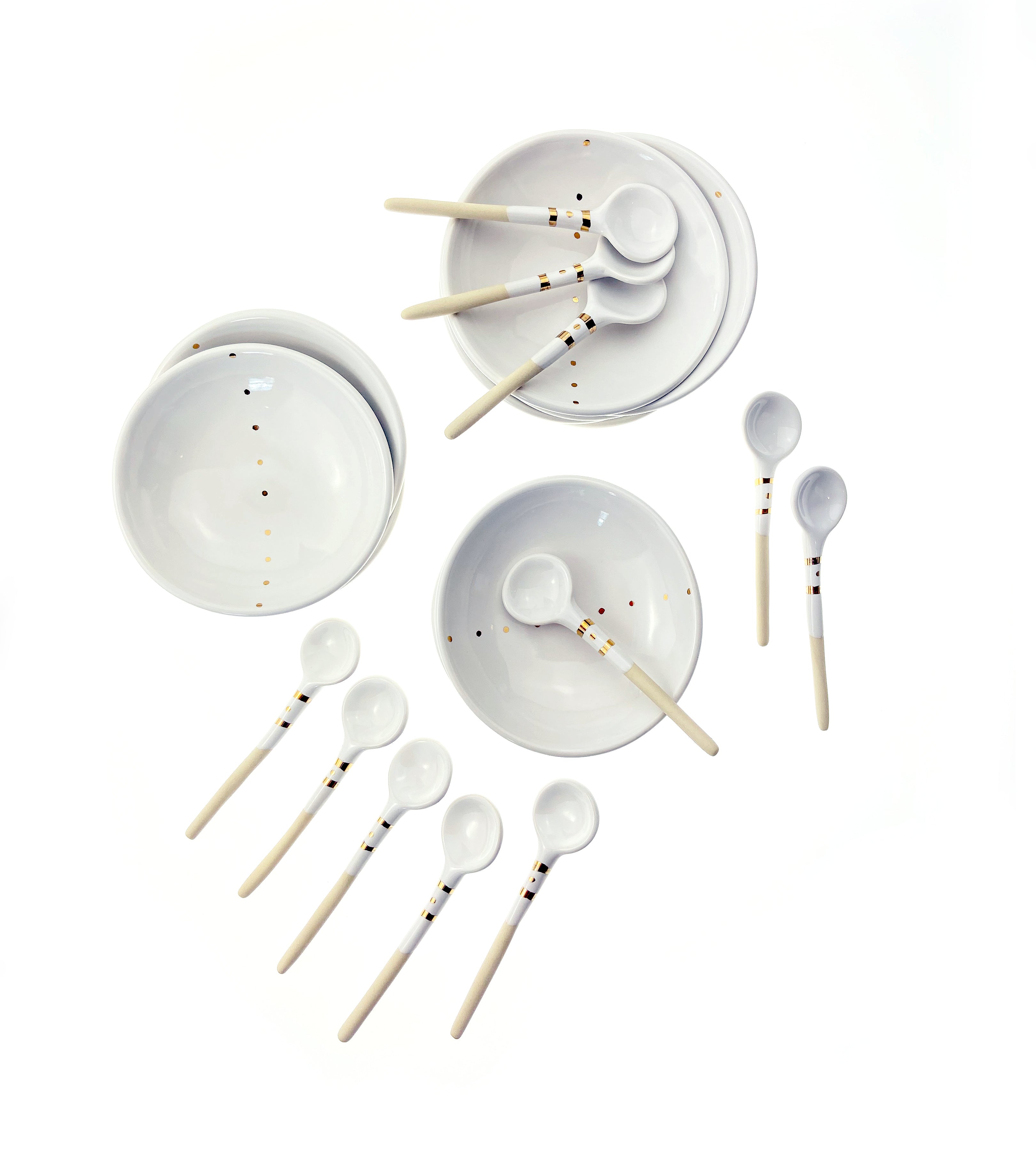 White ceramic skincare bowl and spoon – artisan-made with gold details, perfect for clay masks and self-care rituals